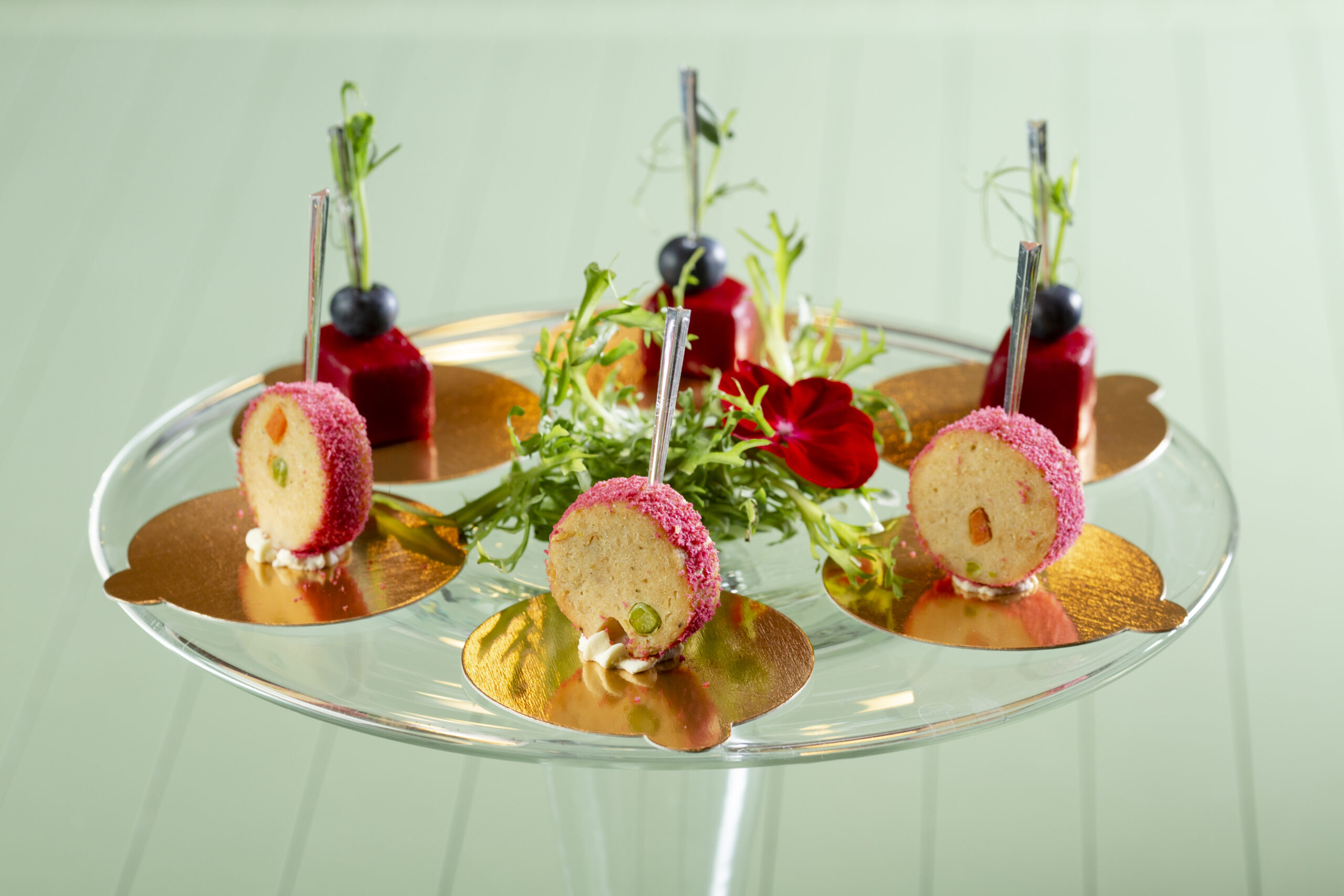 Une alternative conviviale et moderne : assortiments de mets à partager entre collègues pour un moment d’échange autour d’un repas décontracté.