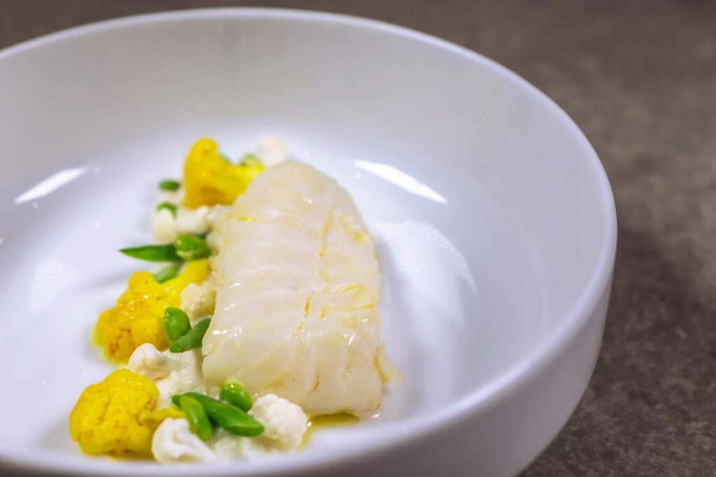 Filet de cabillaud aux légumes signature de COLIHA